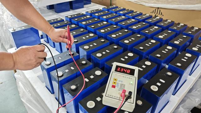 Off-grid solar battery system for remote power applications