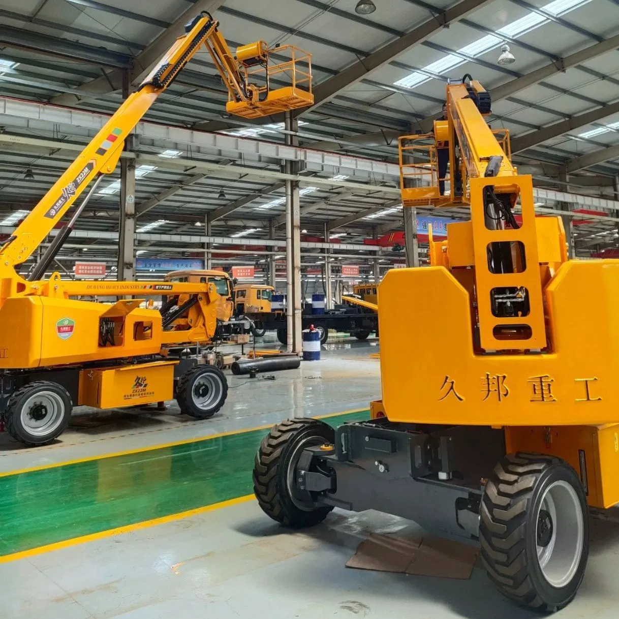 Versatile 21m Self-Walking Electric Boom Lift for Aerial Work