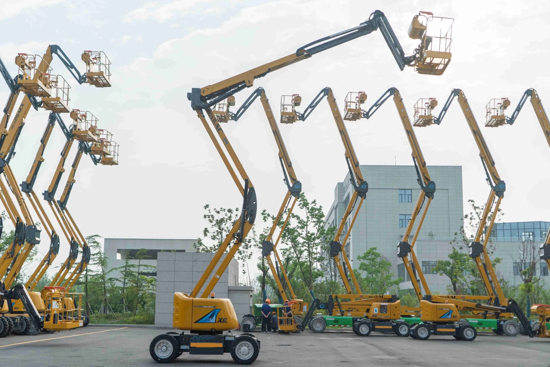 Aerial Work Platform 4X4 Drive 18m 20m Diesel-Powered Articulated Boom Lift Xga18K Xga20K