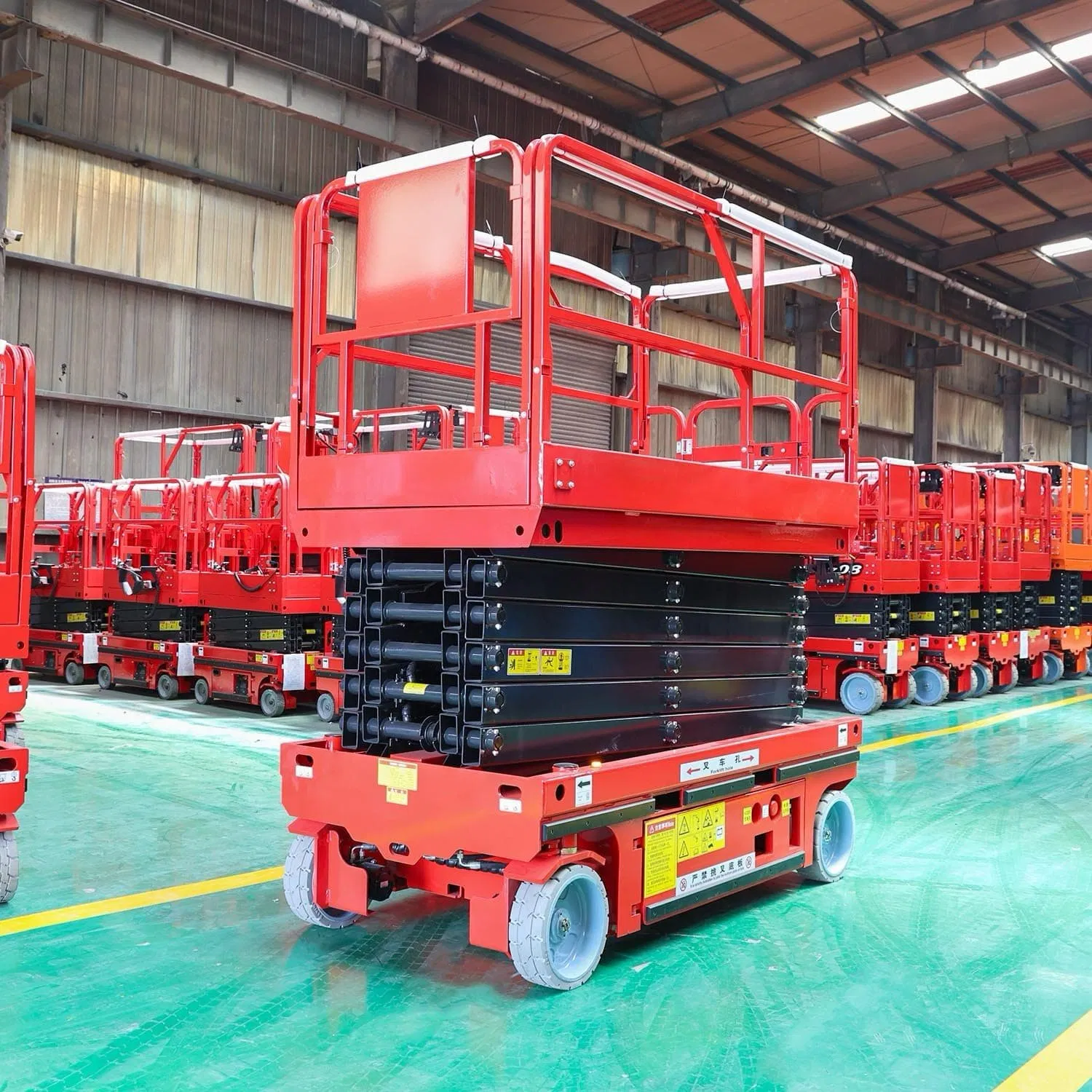 Compact Self-Propelled Aerial Work Platform with 320kg Capacity for Narrow Spaces