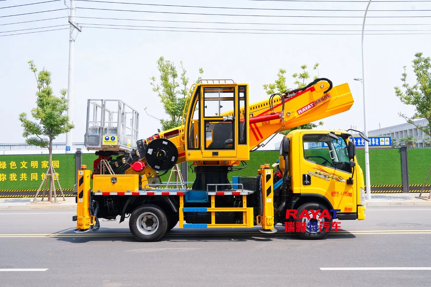 FAW 36m Telescopic Boom Lift Truck Mounted Manlift Aerial Platform Vehicle