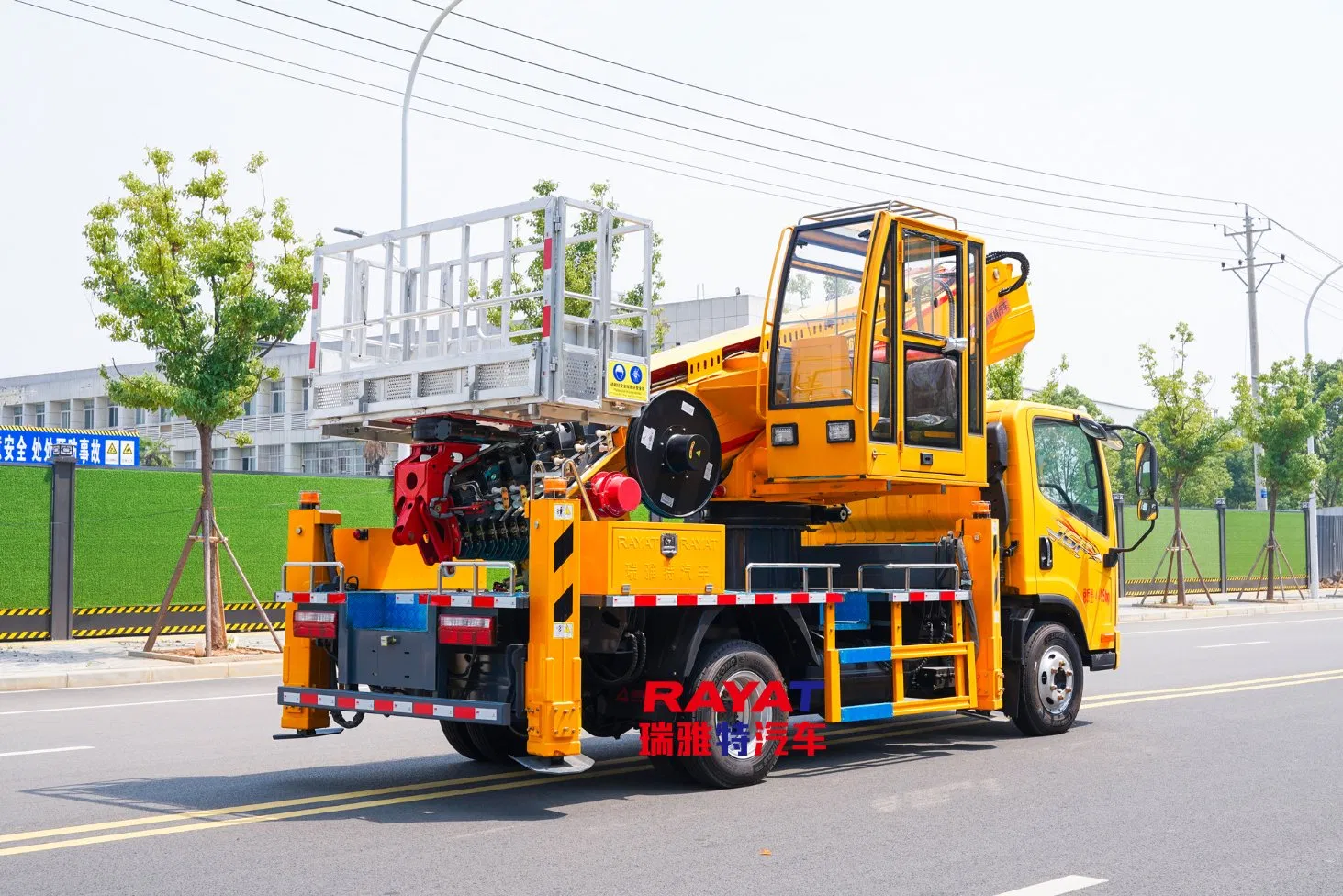 FAW 36m Telescopic Boom Lift Truck Mounted Manlift Aerial Platform Vehicle