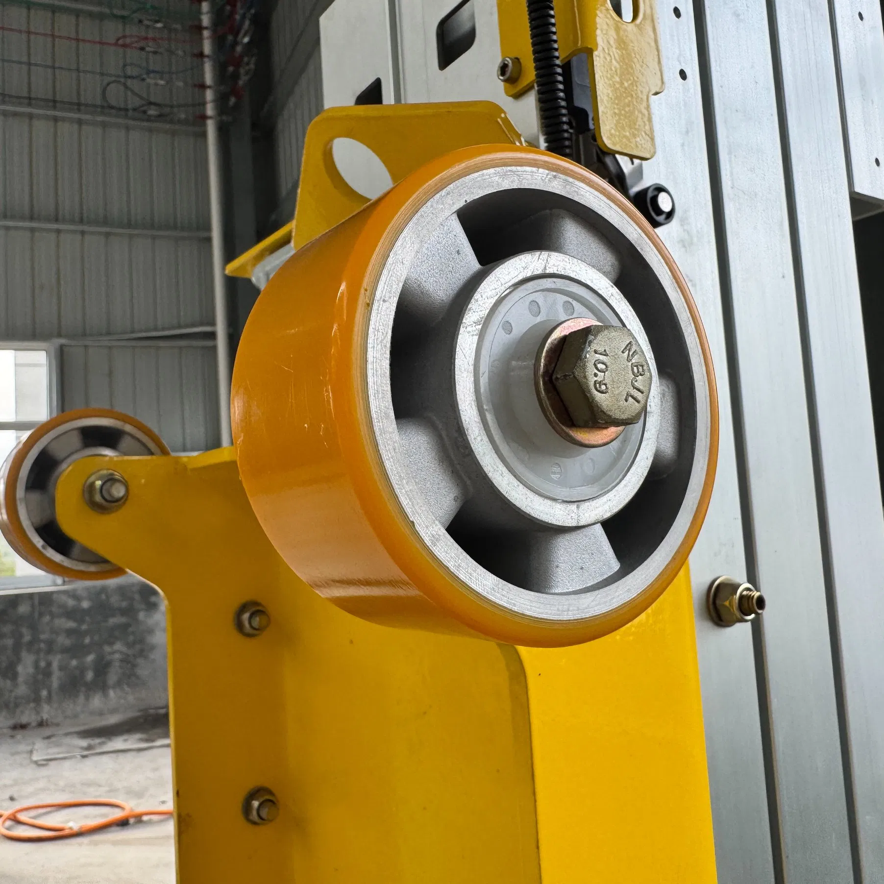 Aluminum Single Mast Lift Push Around Aerial Work Platform