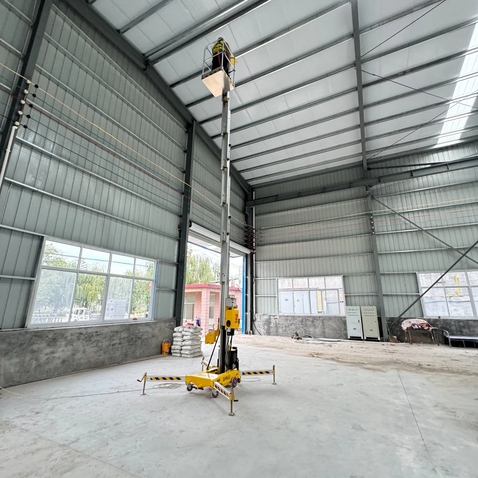 Aluminum Single Mast Lift Push Around Aerial Work Platform