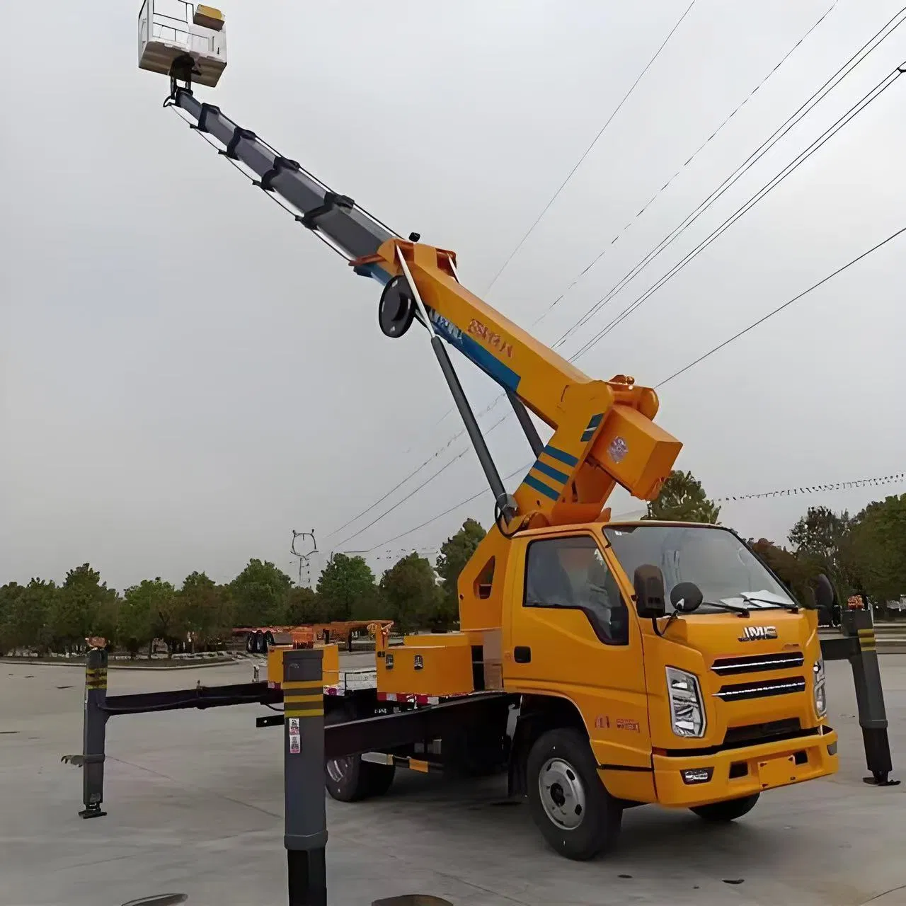 Jmc 32m Mobile Aerial Work Platform for Safe Elevated Tasks