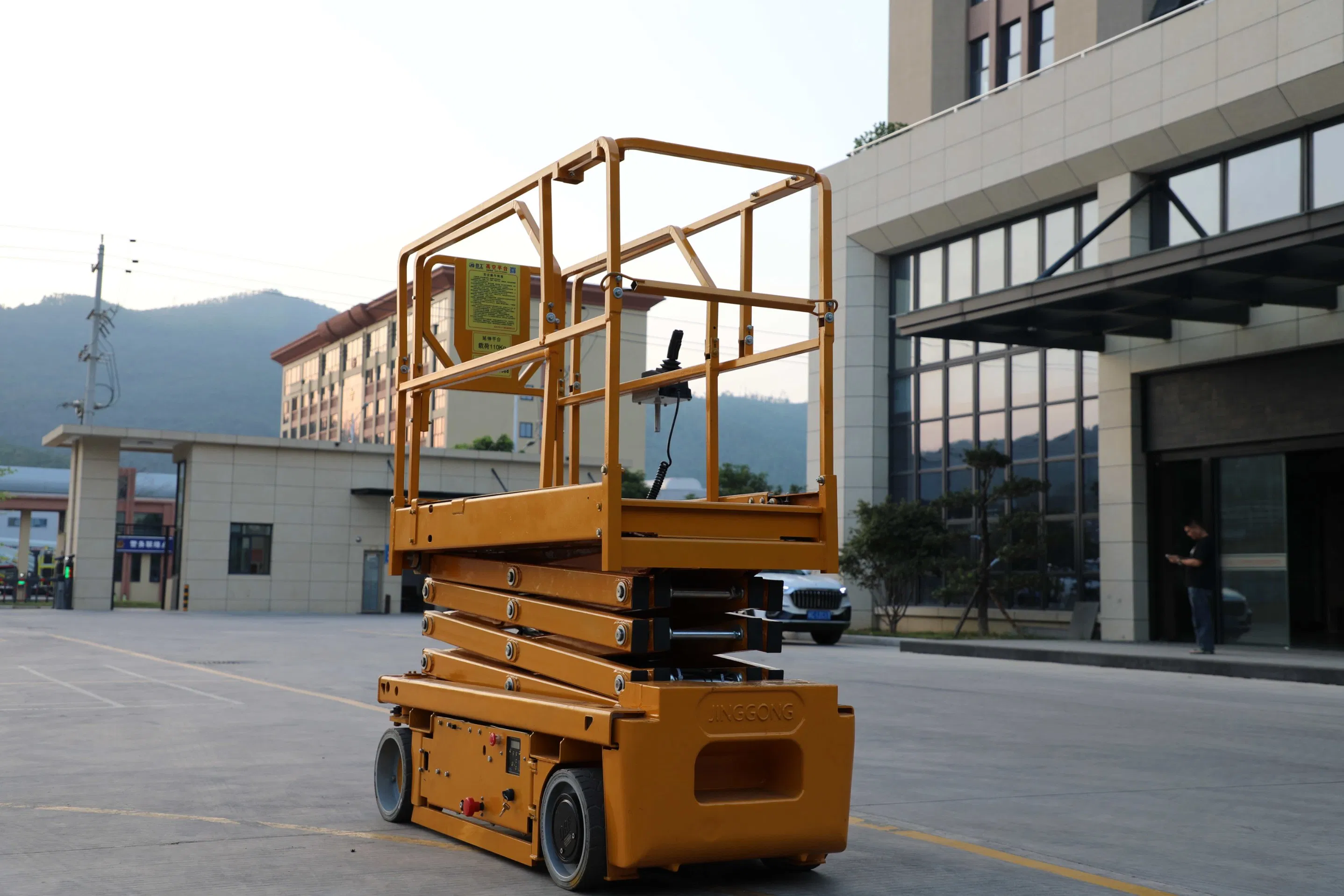 Jg 6 - 11-Meter Lifting Tower Compact Aerial Work Platform