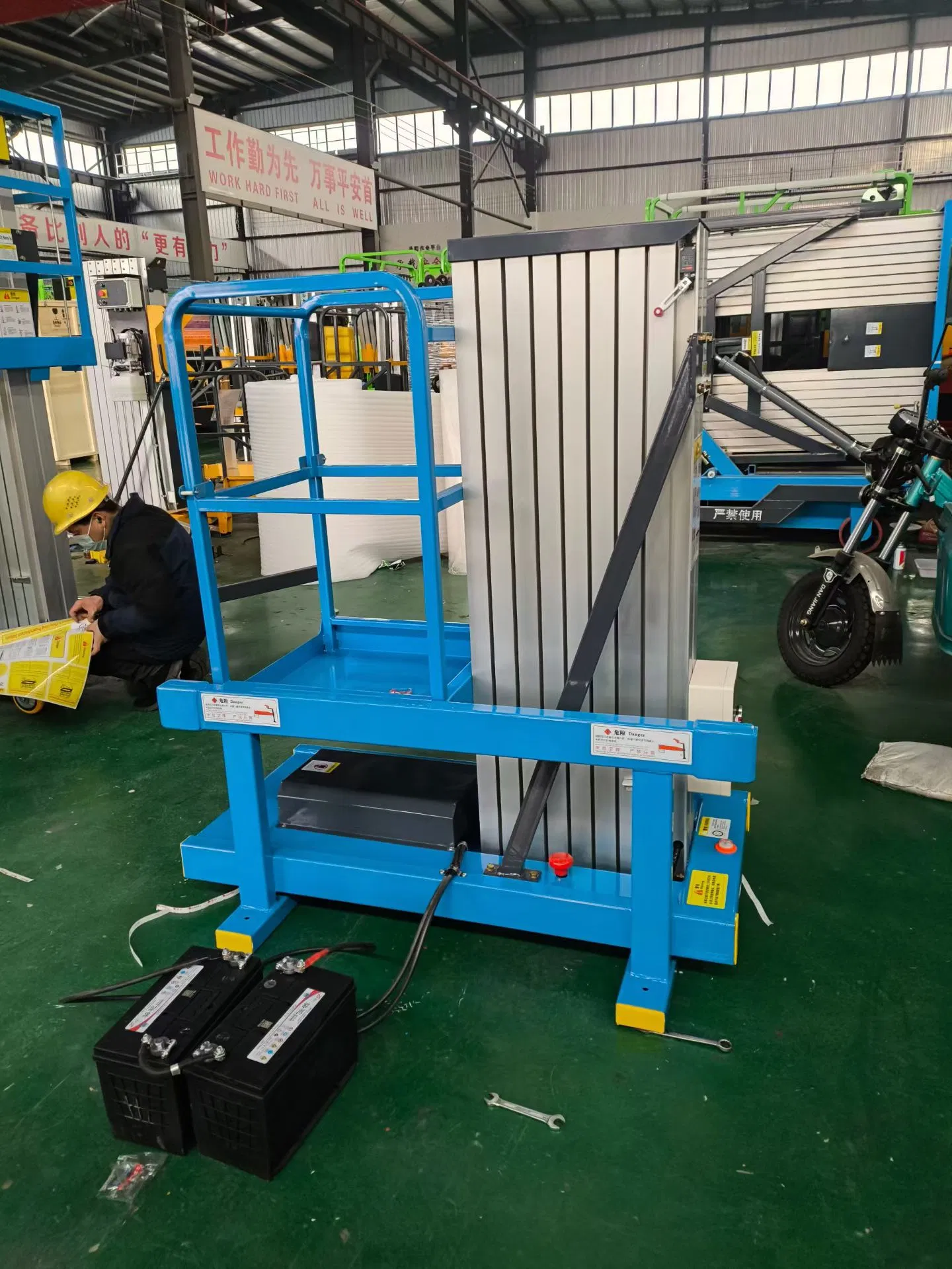 Aluminum Alloy Single-Column Lifting Platform - Indoor Light-Duty Personnel Lifting Platform