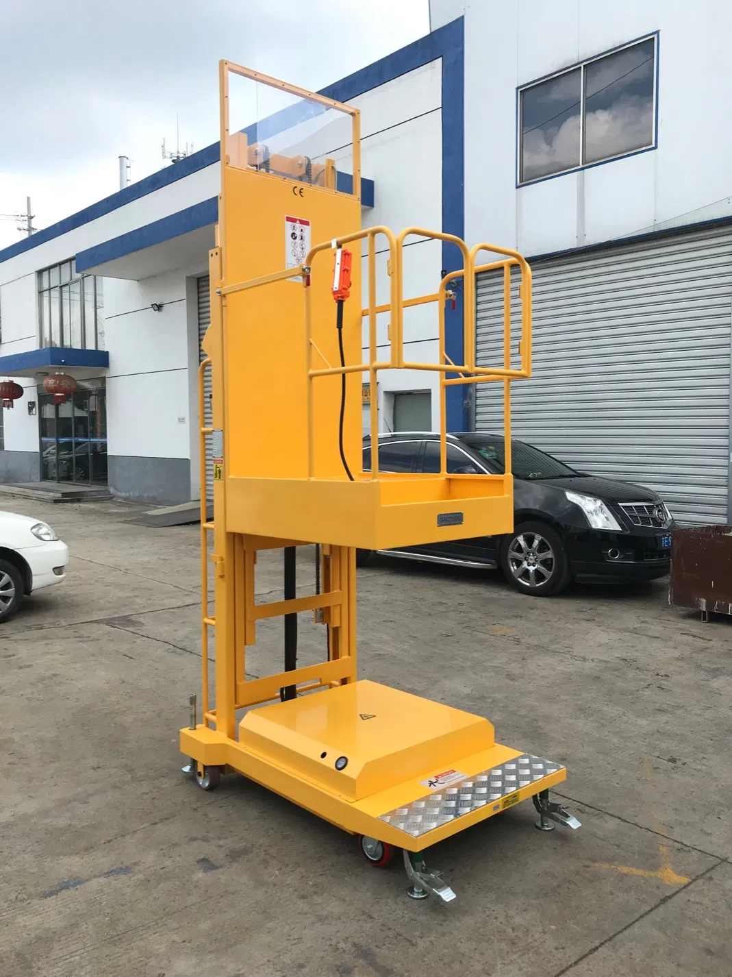 Outdoor Indoor Hydraulic Self Propelled Vertical Aerial Work Platform with Height of 2.7m-5.5m