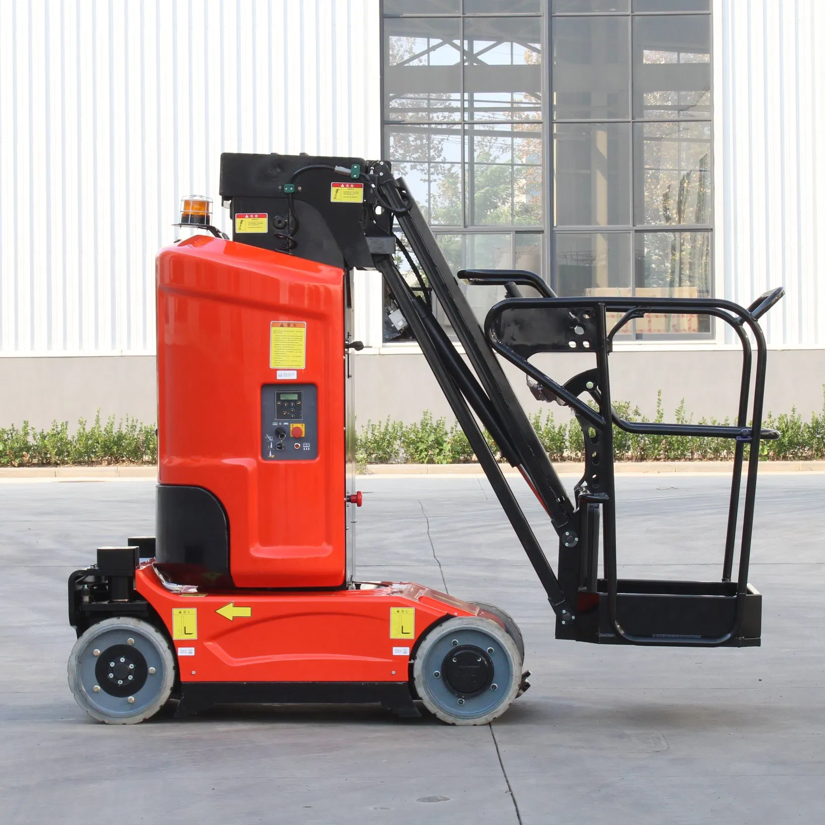 Compact Self Propelled Telescopic Mast Boom Manlift Aerial Work Platform