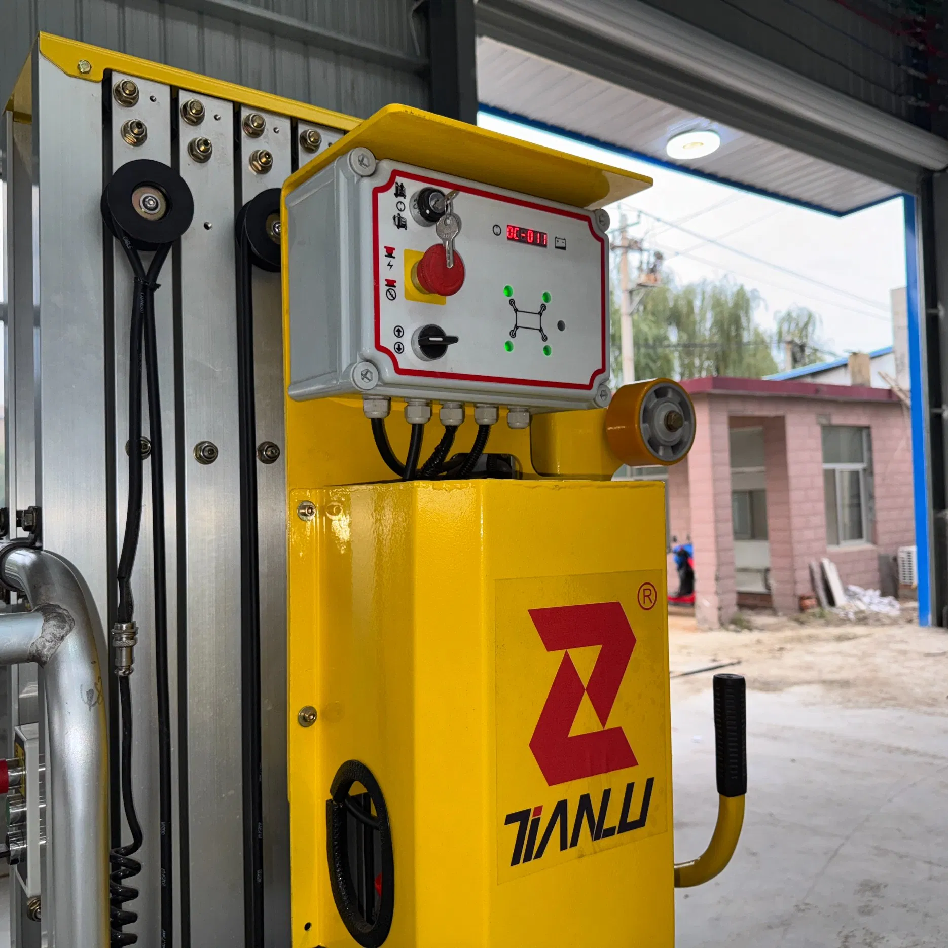 Manual Push Aluminum Mast Man Lift for Indoor Maintenance