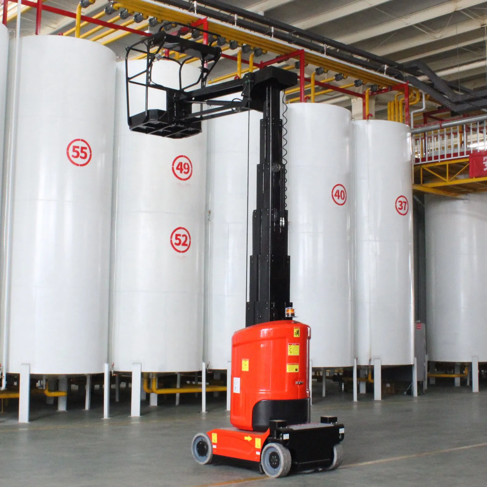 Compact Self Propelled Telescopic Mast Boom Manlift Aerial Work Platform