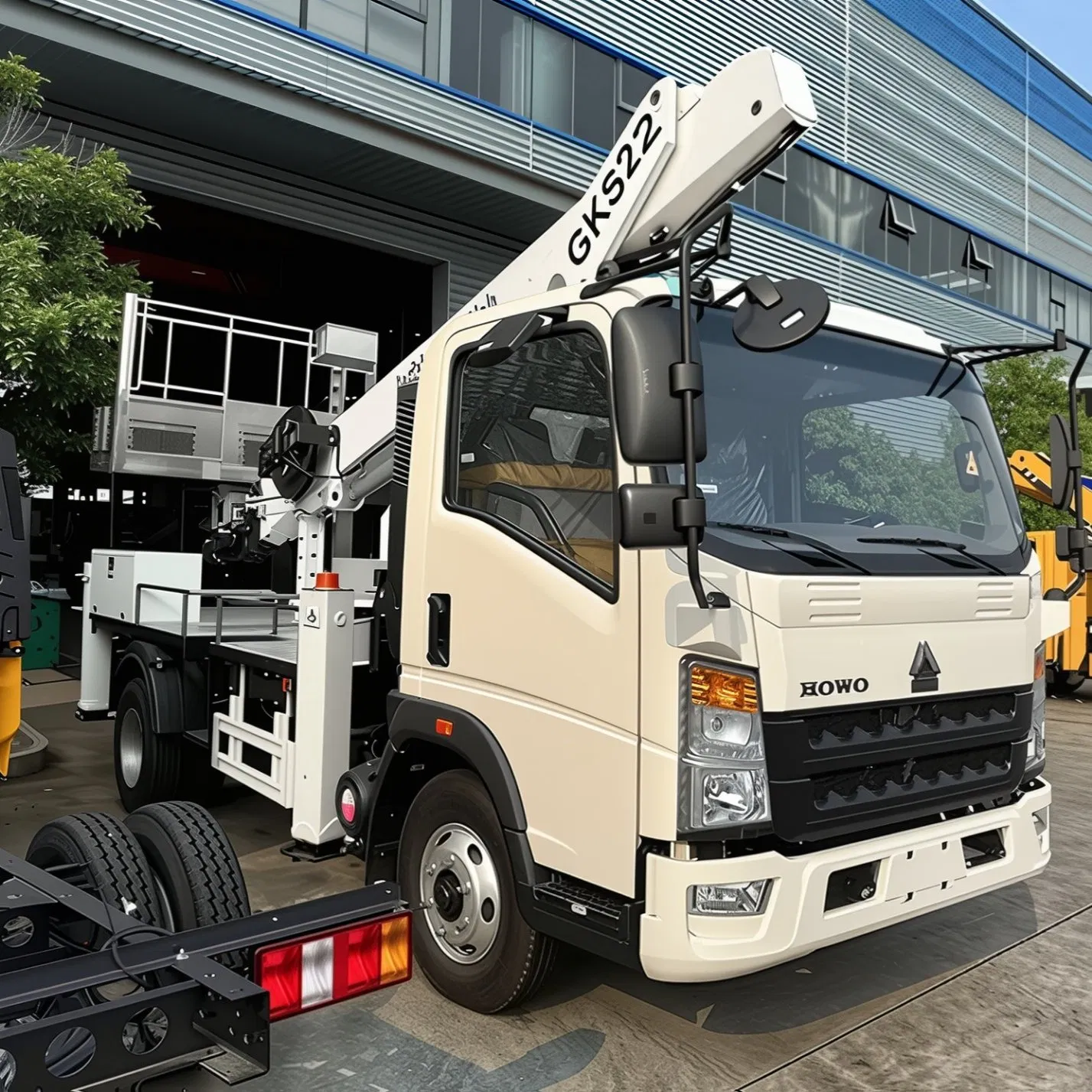 HOWO 22m Truck Mounted Boom Lift Aerial Work Platform Cherry Picker