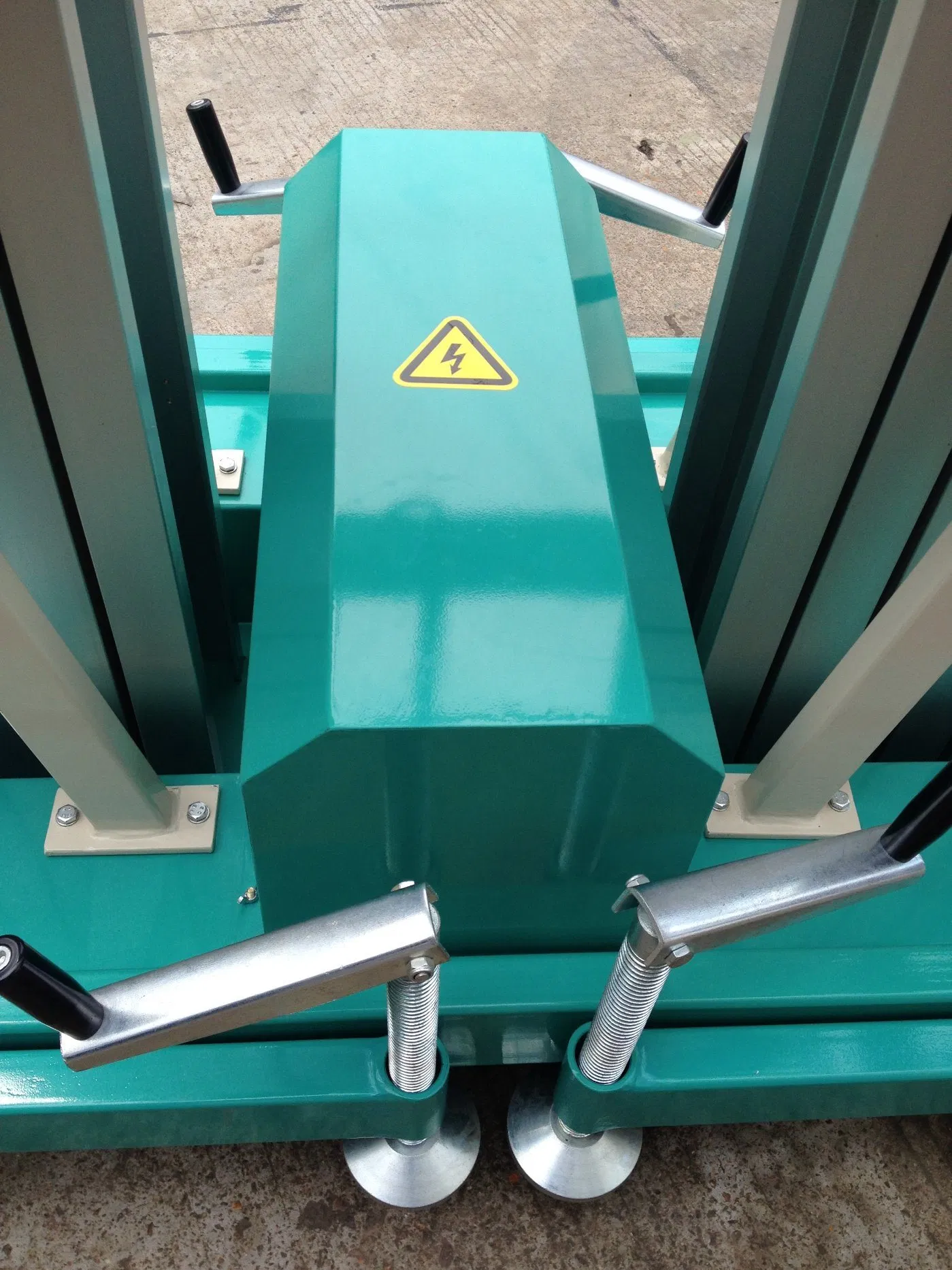 Aerial Work Platform Dual Vertical Double Mast Lifts for Indoor