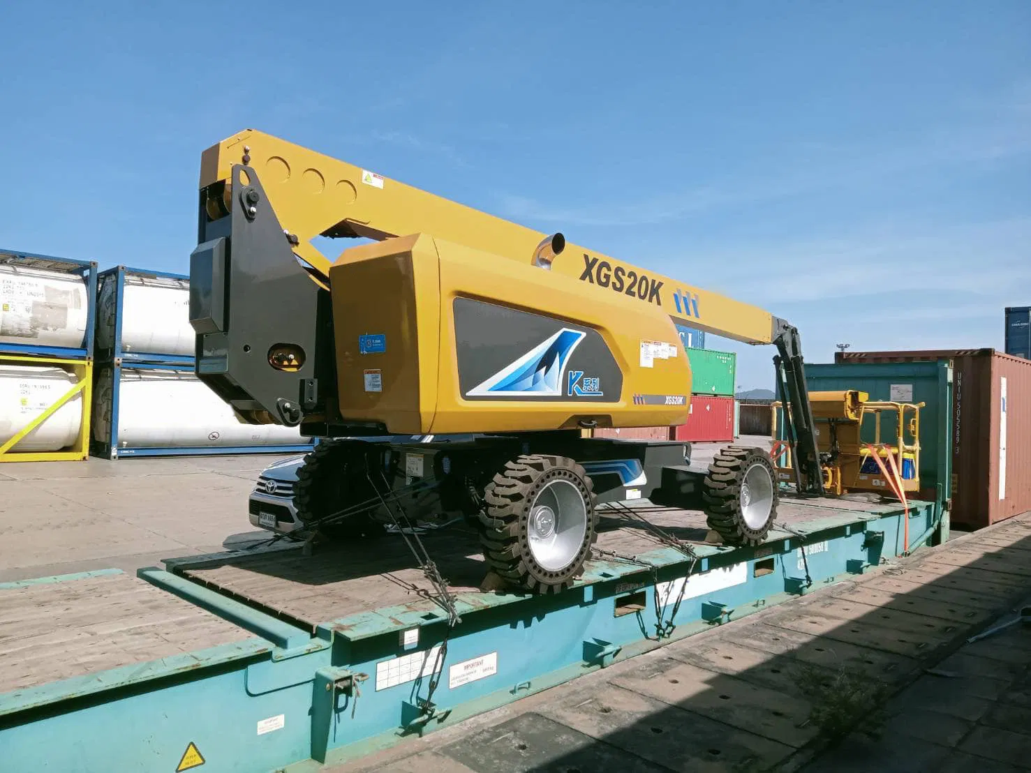 Aerial Work Platform 4X4 Drive 18m 20m Diesel-Powered Articulated Boom Lift Xga18K Xga20K