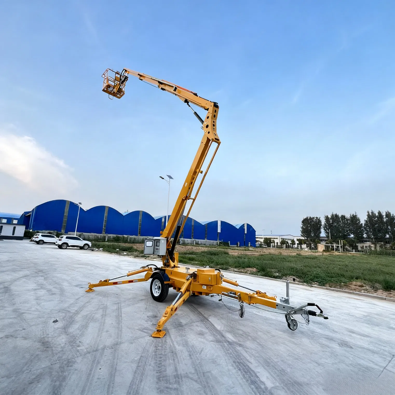 Diesel Towable Boom Lift Trailer Mounted Articulating Aerial Work Platform Construction Maintenance Cherry Picker