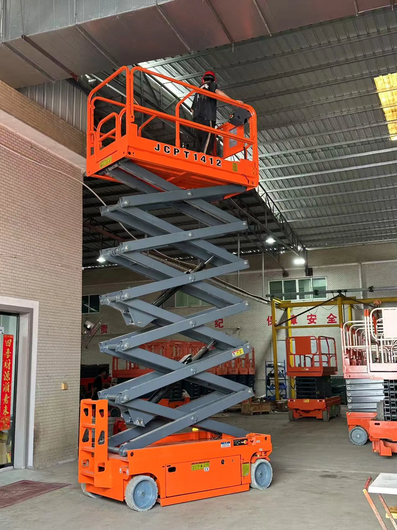 Brand New Efficient Electric Self-Propelled Indoor-Outdoor Aerial Work Platform