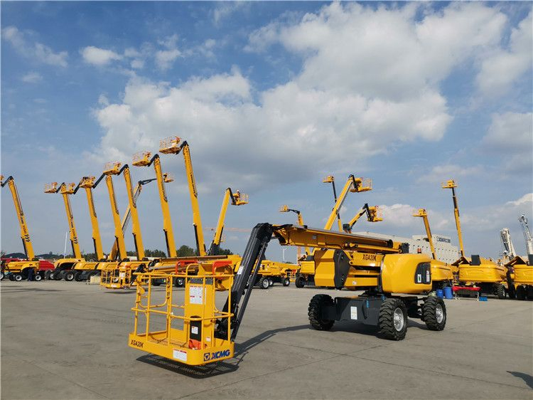 Xuzhou Factory 20m Towable Hydraulic Articulating Boom Lift Xga20K Cheap Price on Sale
