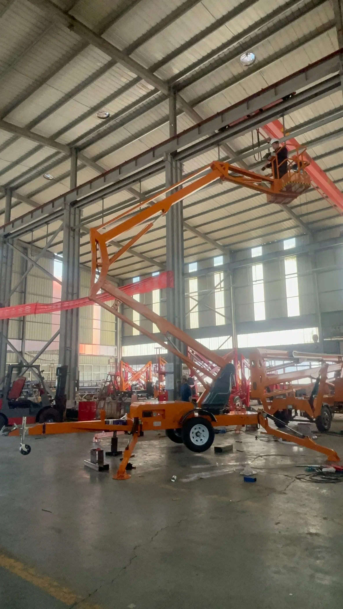 Cherry Picker Spider Lift Man Boom Lift Aerial Work Platform Trailer Mounted