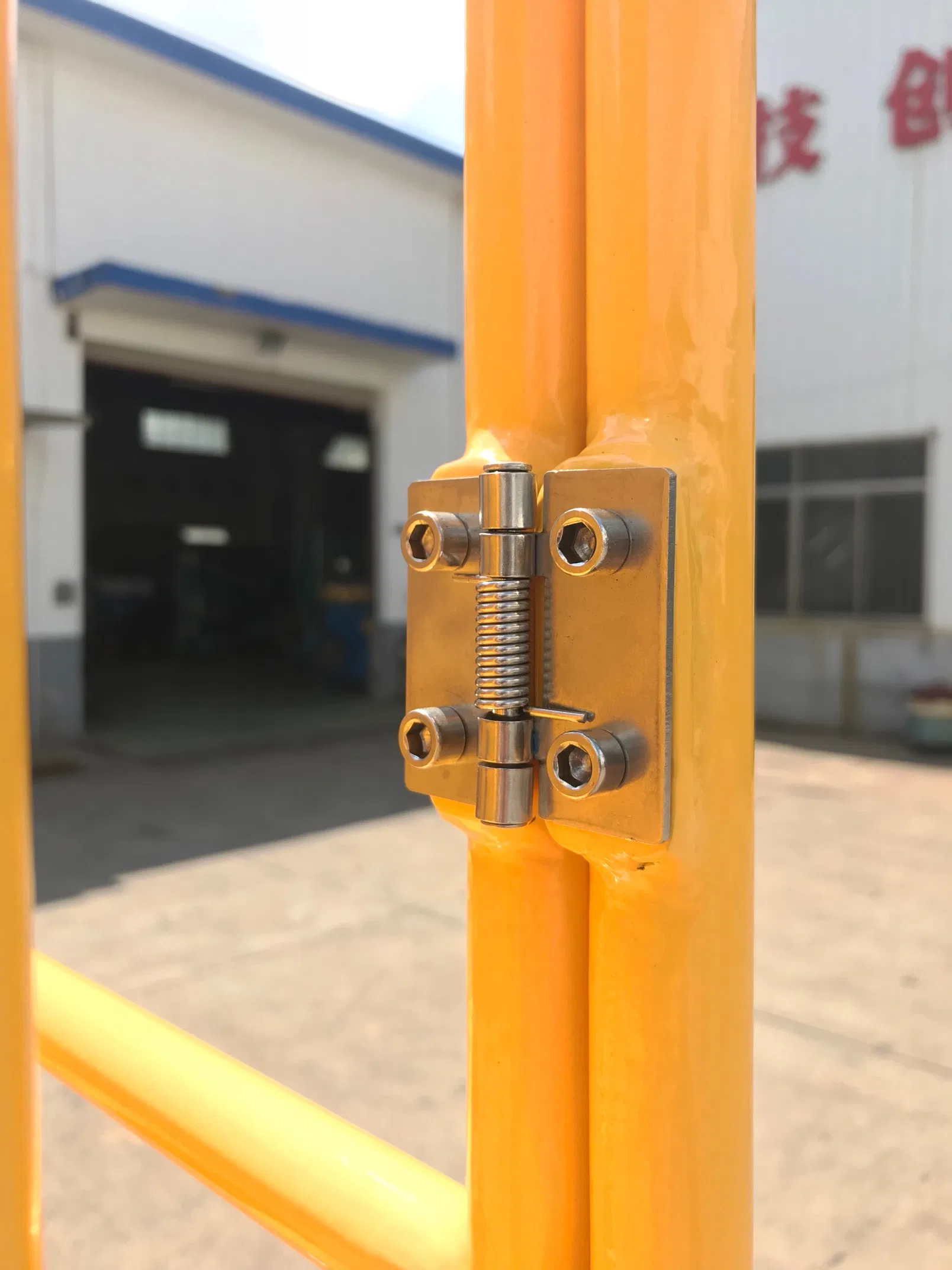 Outdoor Indoor Hydraulic Self Propelled Vertical Aerial Work Platform with Height of 2.7m-5.5m