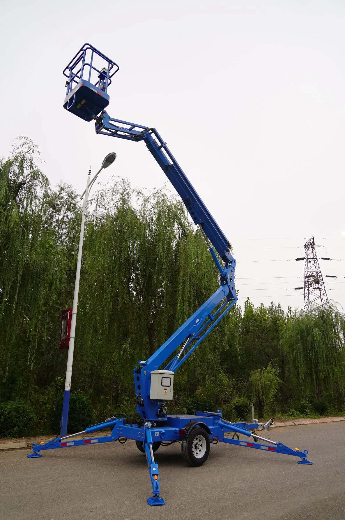 Haokun CE ISO Certificated 16m Truck Mounted Cherry Picker Boom Lift Articulating Mobile Aerial Man Bucket Basket Lift
