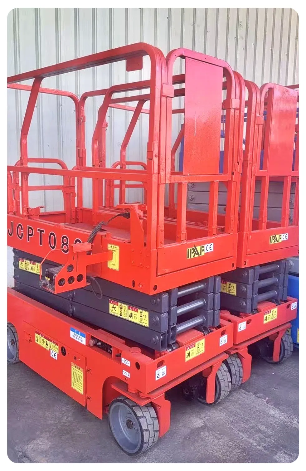 Compact Aerial Work Platform for Efficient Renovation Tasks