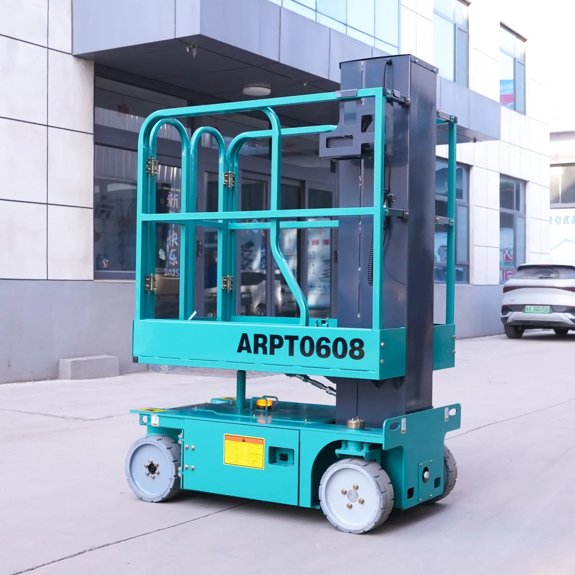 Versatile Self-Propelled Mast Equipment for Construction and Maintenance Tasks