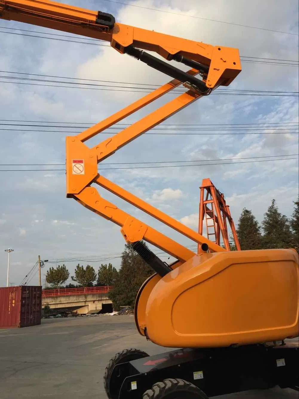 12-28m Electric Li-ion Articulating Boom Lifts Aerial Working Platform