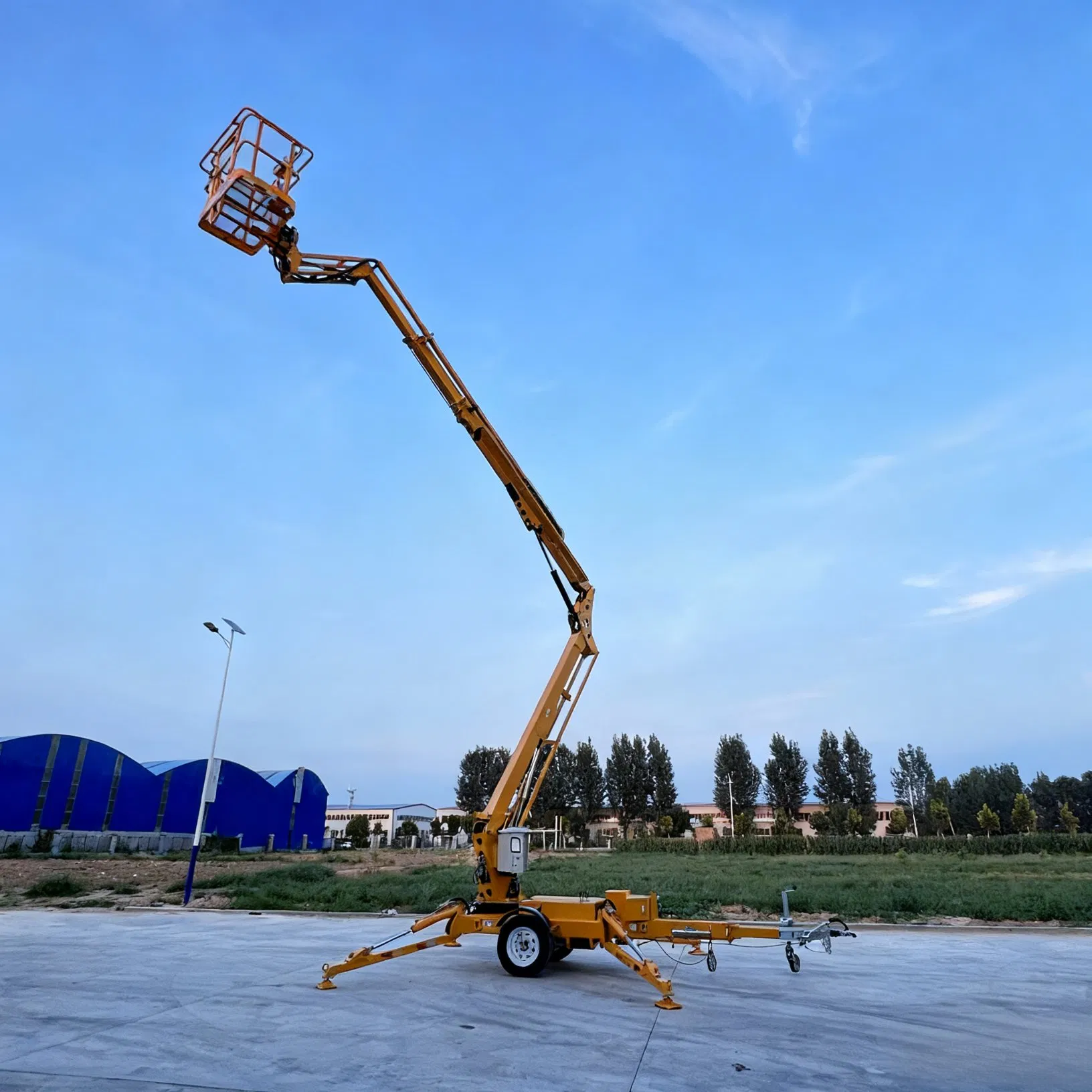 Diesel Towable Boom Lift Trailer Mounted Articulating Aerial Work Platform Construction Maintenance Cherry Picker