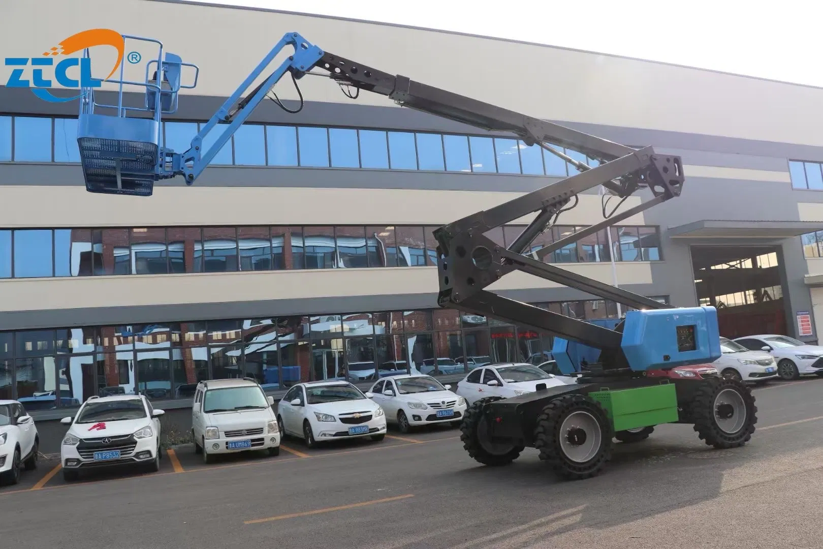 Ztcl 18m 20m 30m 38m Pick up Picker Hydraulic Diesel Power Man Articulating Telescopic Boom Lift for Lifting Huma