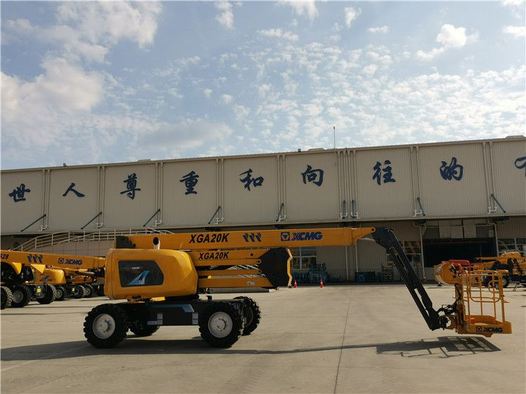 Xuzhou Factory 20m Towable Hydraulic Articulating Boom Lift Xga20K Cheap Price on Sale