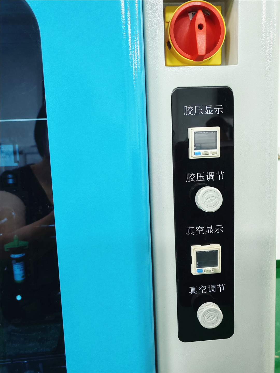 Equipment cabinet overview