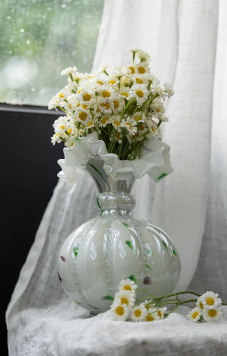 Glass Liuli Vase with and Artificial Daisies