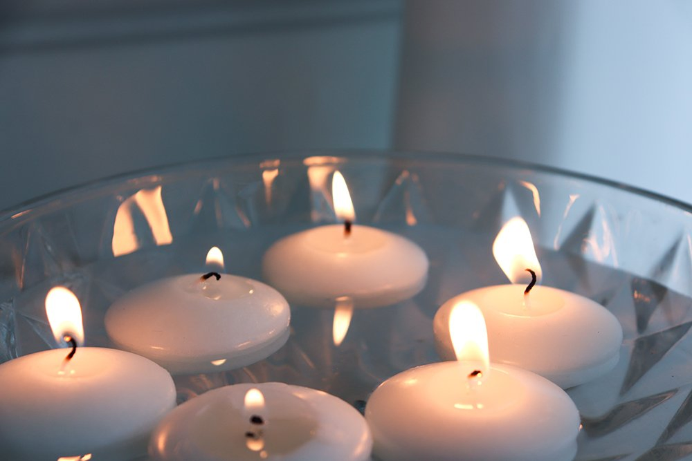 White Floating Candles 2 Inch 24 Pack Floating Candles 5-6 Hours Long Burning