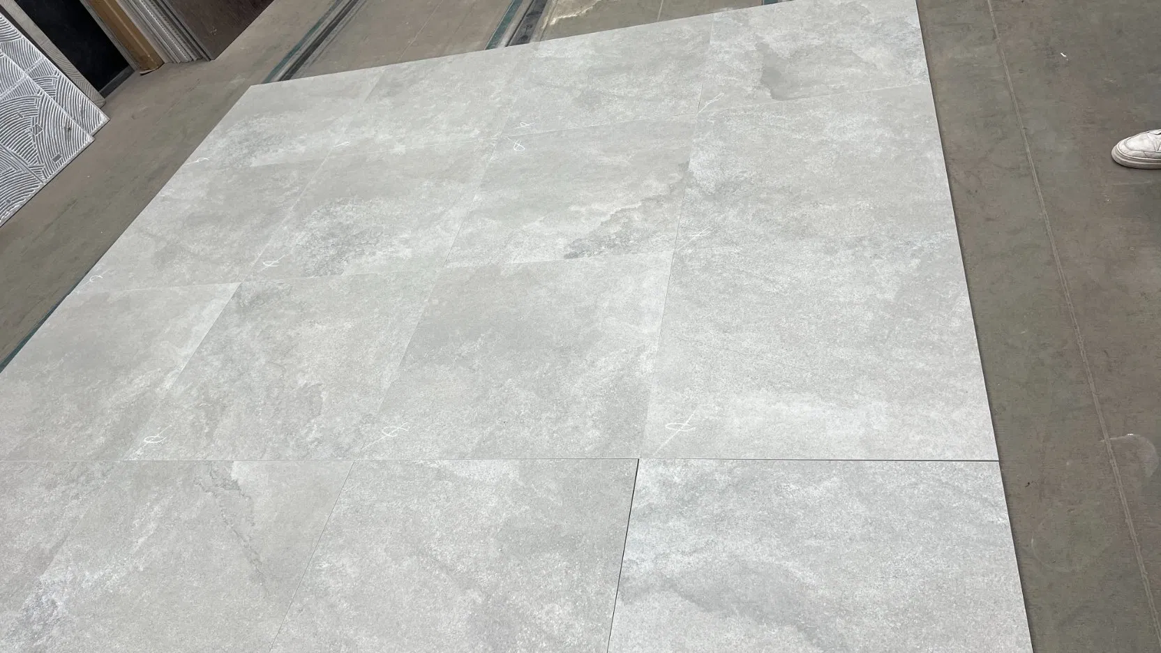 Distressed Durable Antique Brick Wall Decor Wood Effect Ceramic Vintage Tiles in China