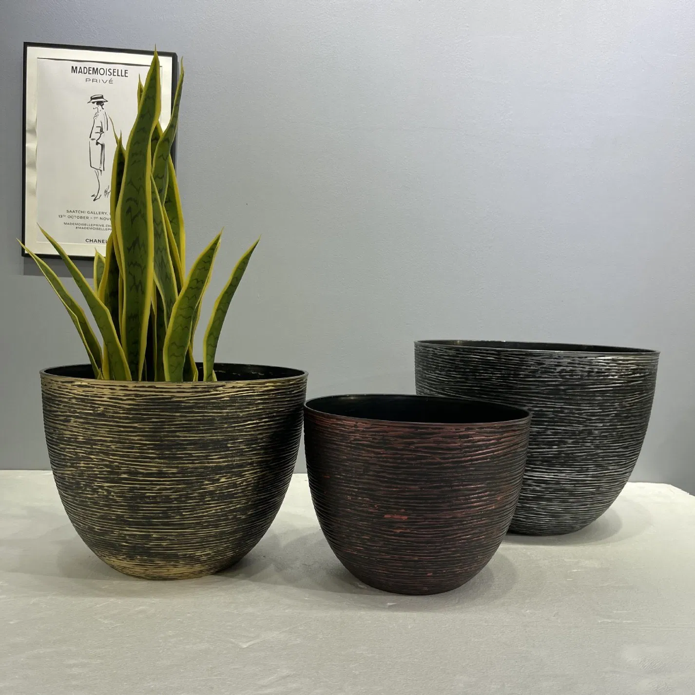 Round Resin Planter Decorative Flower Pot Decorative Enamel Resin Planter for Indoor Outdoor Plants Bl18002