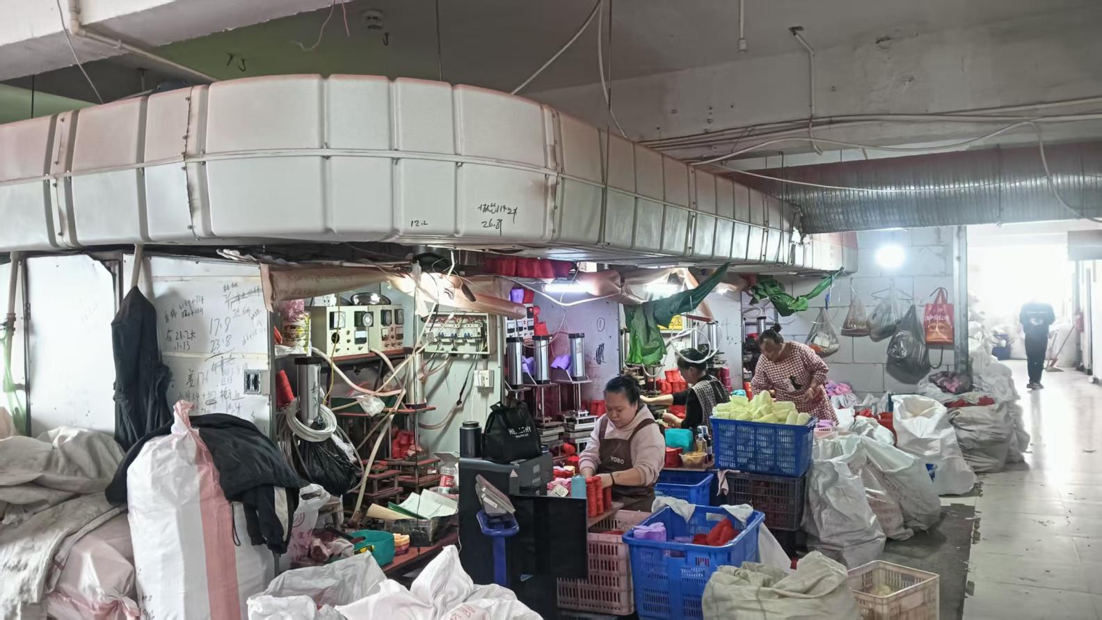 Ceramic forming process — shaping raw clay into ceramic products