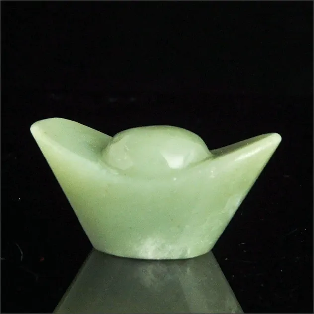 Jade Ornament Display 1