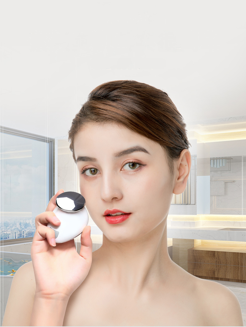 Wireless High Frequency Vibration FDA Silicone Waterproof Body Cleaning Skin Lifting Heat SPA Facial Massager with Recharging Base