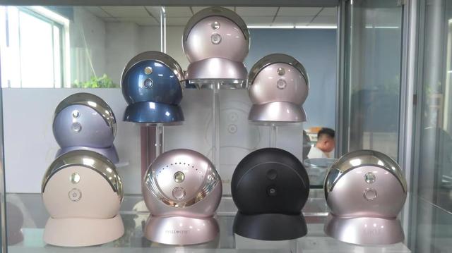 LED skincare device — AOF Beauty phototherapy facial rejuvenation equipment