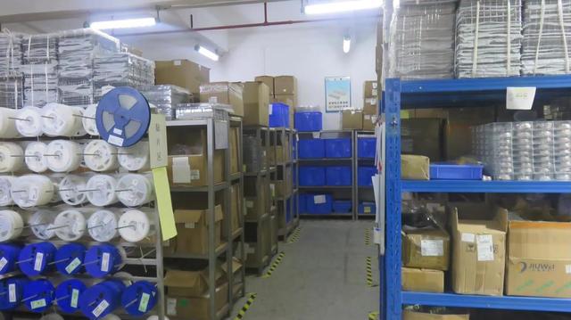 AOF Beauty manufacturing facility — advanced production line for beauty device quality control