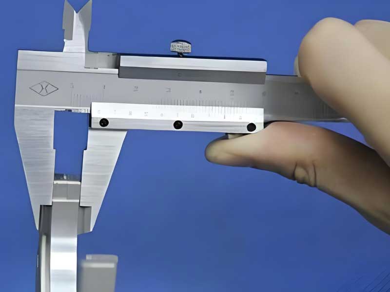 Dimensional measurement and tolerance inspection for aluminum profiles