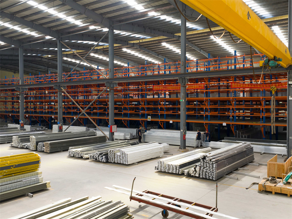 Electrophoretic coating line for aluminum profiles