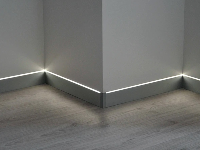 Aluminum skirting board application 3