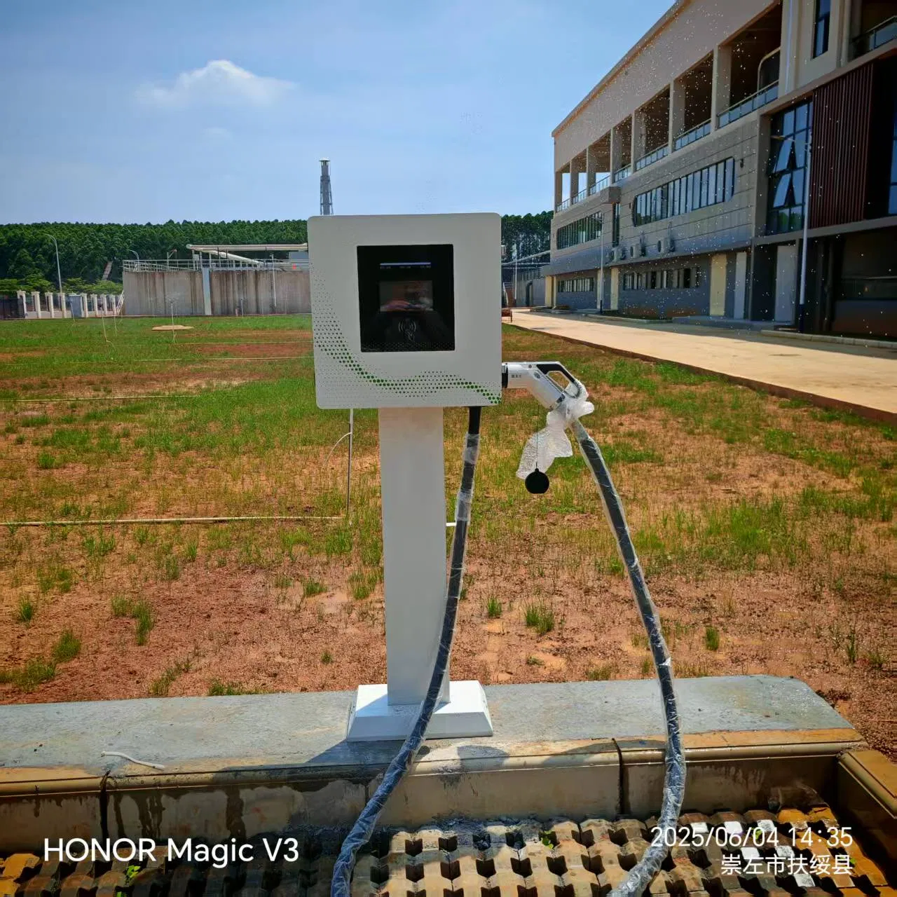 Wall-Mounted 20/30/40kw CCS2 Solar Level 3 DC Fast Electric Car EV Charger Charging Station with Ocpp 1.6j