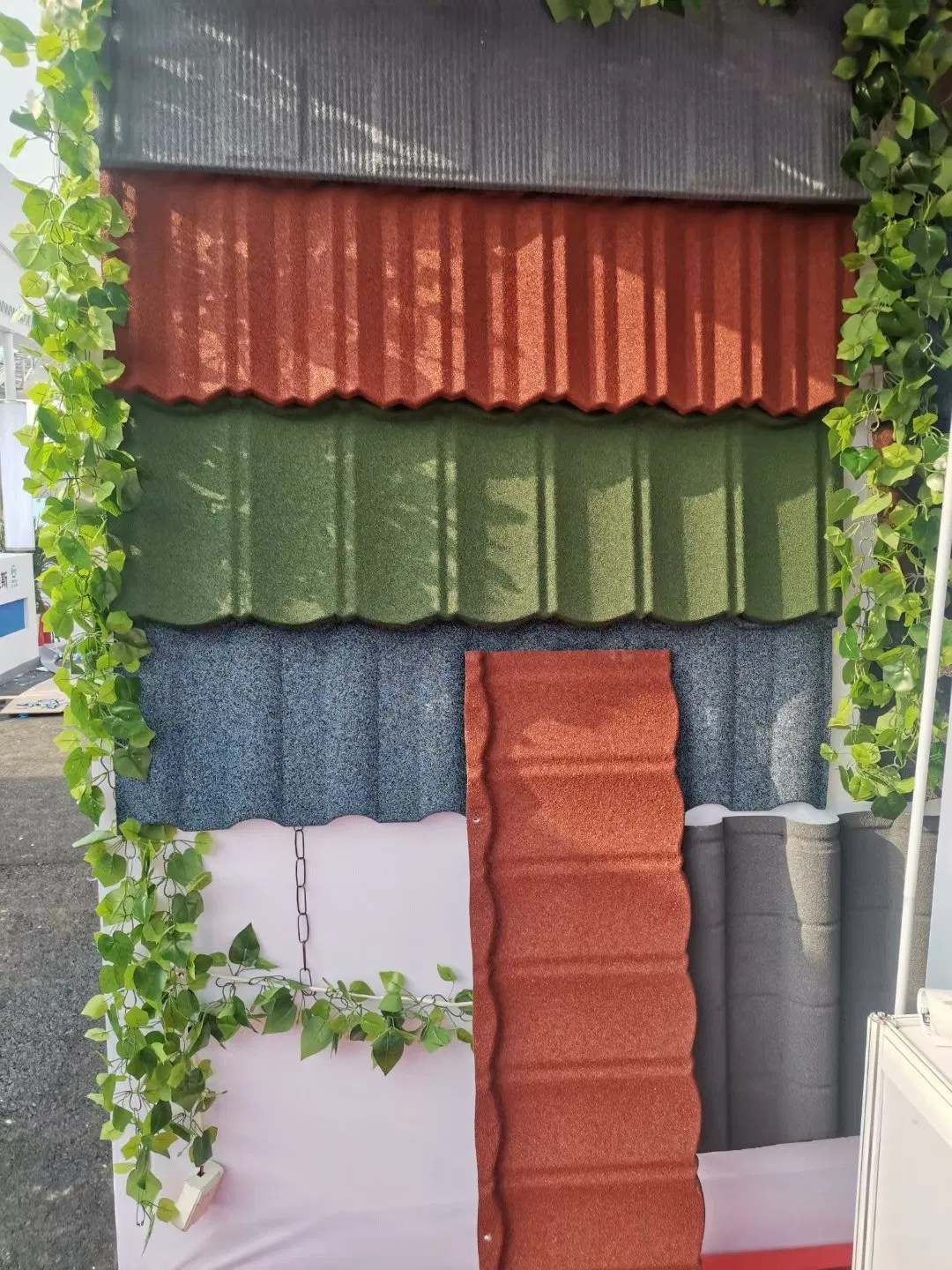 The Wood Grain Roof Tile of Roofing of Solar Flat