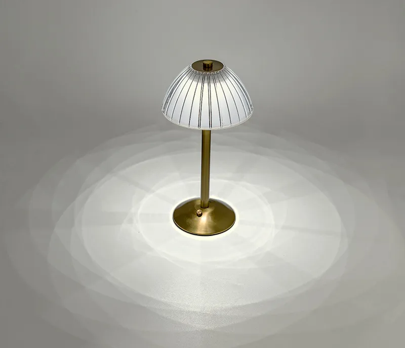 مصباح مكتب LED حديث طراز فندقي لغرفة النوم، مصباح طاولة زجاجي حديث بنمط نوردك، مصباح طاولة LED يعمل بالبطارية