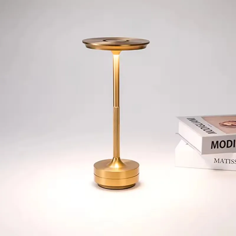 مصباح طاولة ديكور LED قابل لإعادة الشحن بدون سلك للمطاعم بتصميم أنيق من الألمنيوم المؤكسد