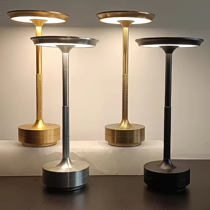 مصباح طاولة ديكور LED قابل لإعادة الشحن بدون سلك للمطاعم بتصميم أنيق من الألمنيوم المؤكسد