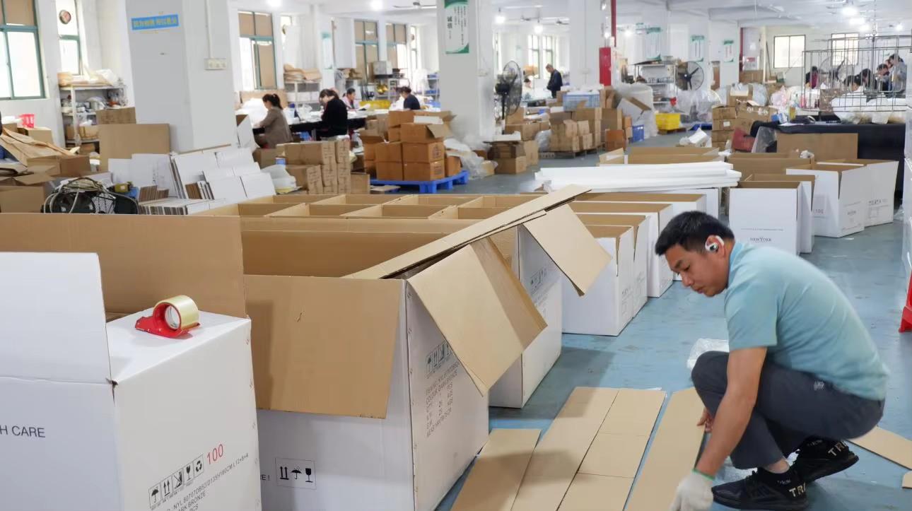 Packing - التعبئة والتغليف والتصدير