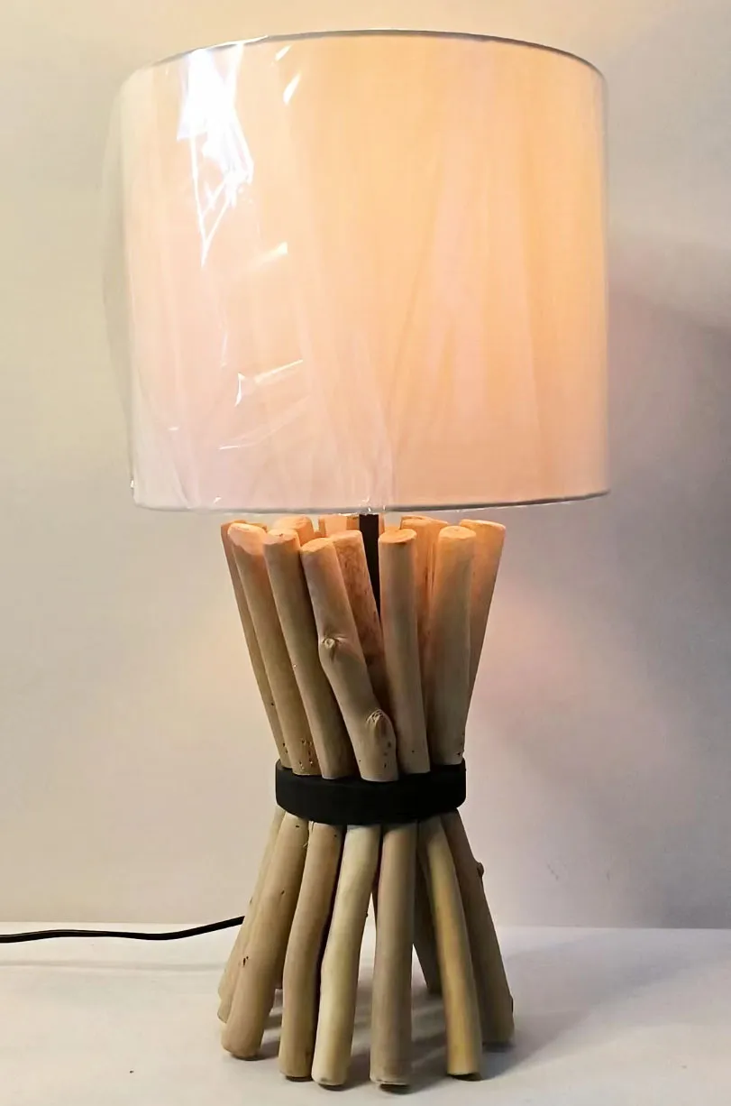 مصباح طاولة LED مزخرف من الخشب بفروع جديدة للإضاءة على المكتب بجانب السرير أو في غرفة النوم أو غرفة المعيشة